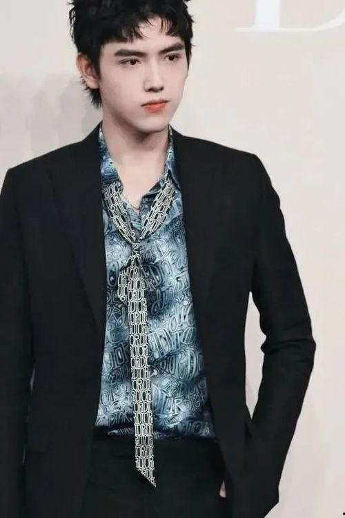 陈飞宇人品爆料了吗视频,揭秘视频爆料背后的真相  第1张